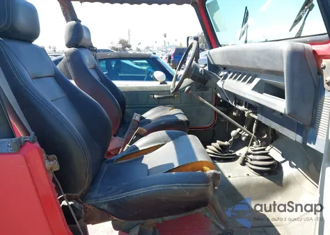 1993 Jeep Wrangler / Yj S z USA, uszkodzony, nr VIN 1J4FY19P0PP210067